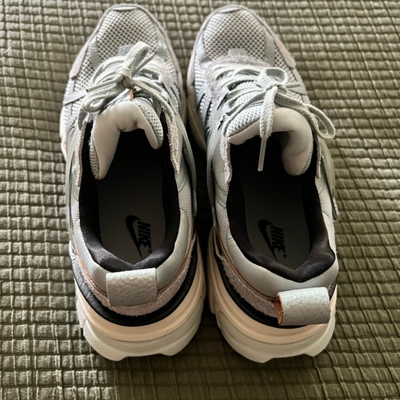 Women’s Nike V2K Run - Picture 16 of 16